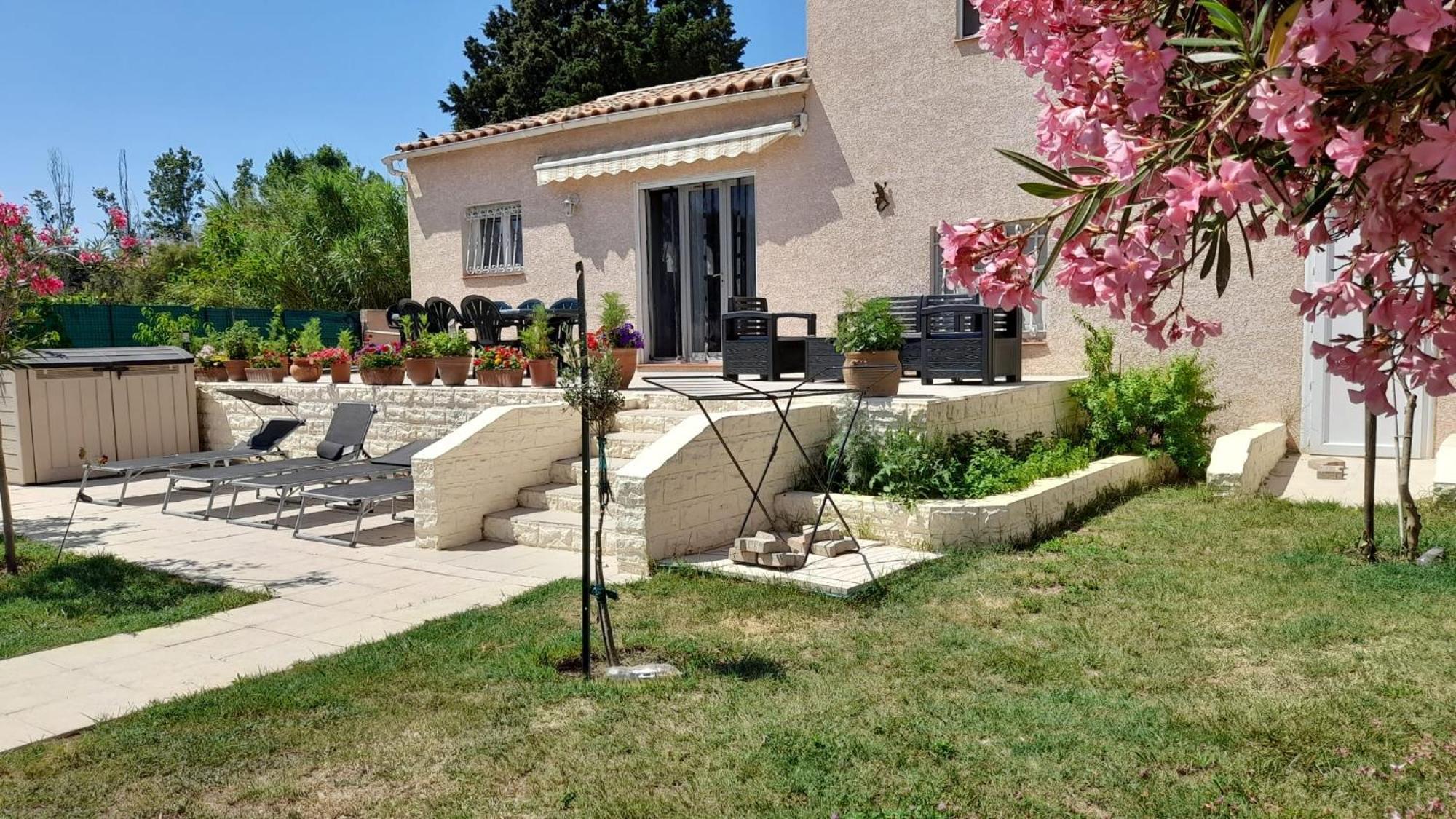 Villa Avec Plage A Pied Et Grande Piscine Sainte-Marie-la-Mer Exteriör bild